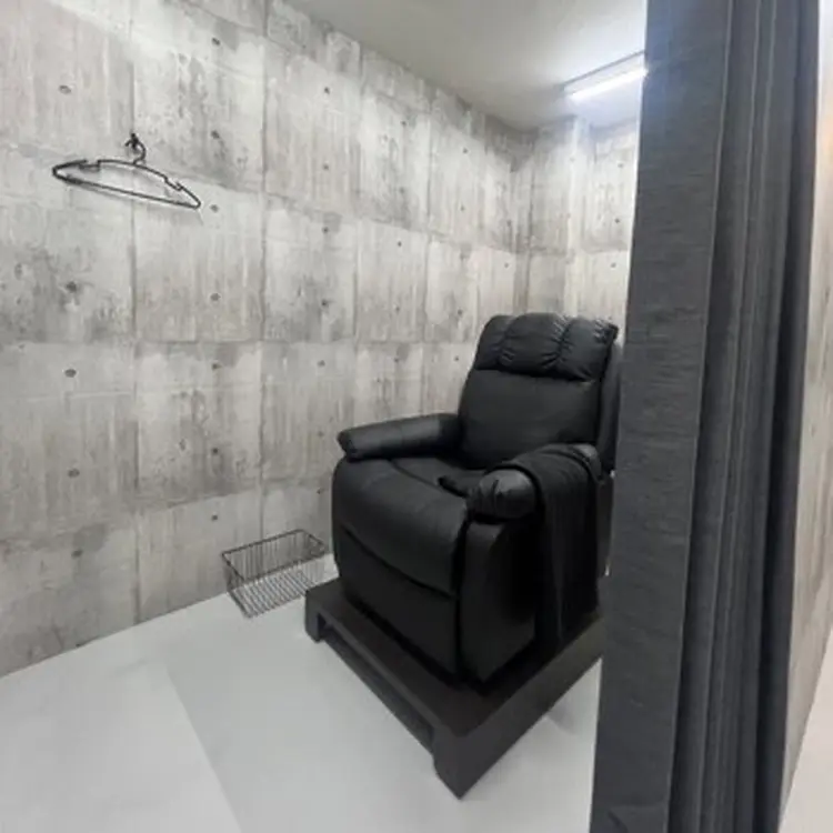 La SHE's加古川店の内観・外観2