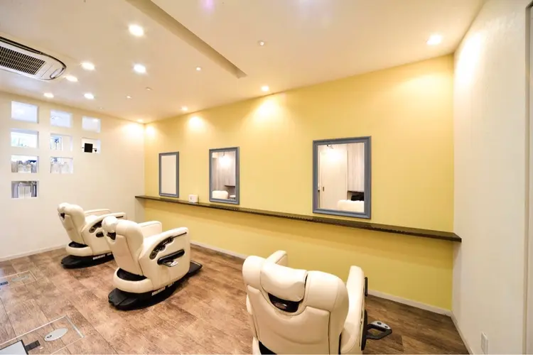 hair&face ROOSTの内観・外観1