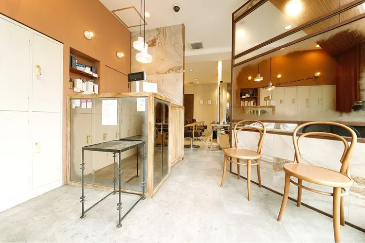 AUBE HAIR gina 浦和店の内観・外観1