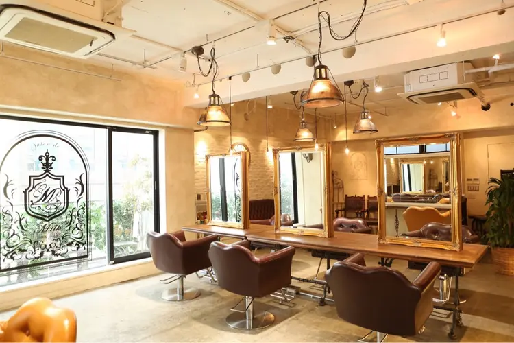 Salon de MiLKの内観・外観1