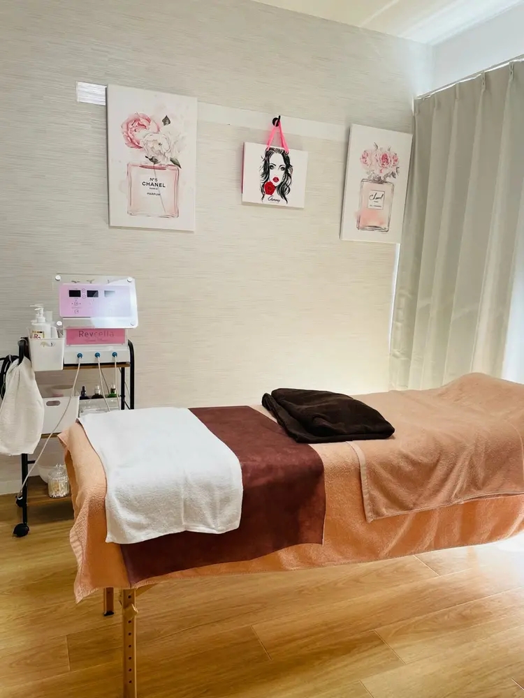 B.glossyの内観・外観2