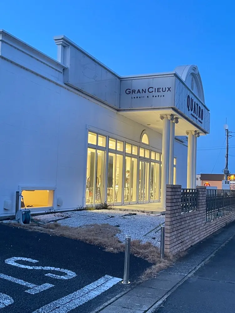 Dolce Vita Nail salon & schoolの内観・外観1