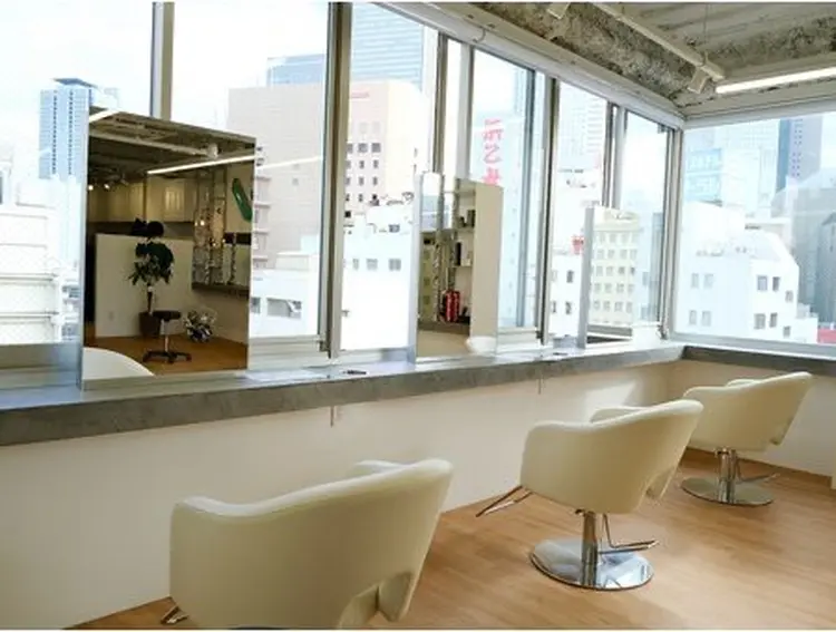 become men's hair 名 栄店の内観・外観3