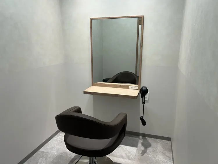 SALOWIN  栄3丁目店の内観・外観2