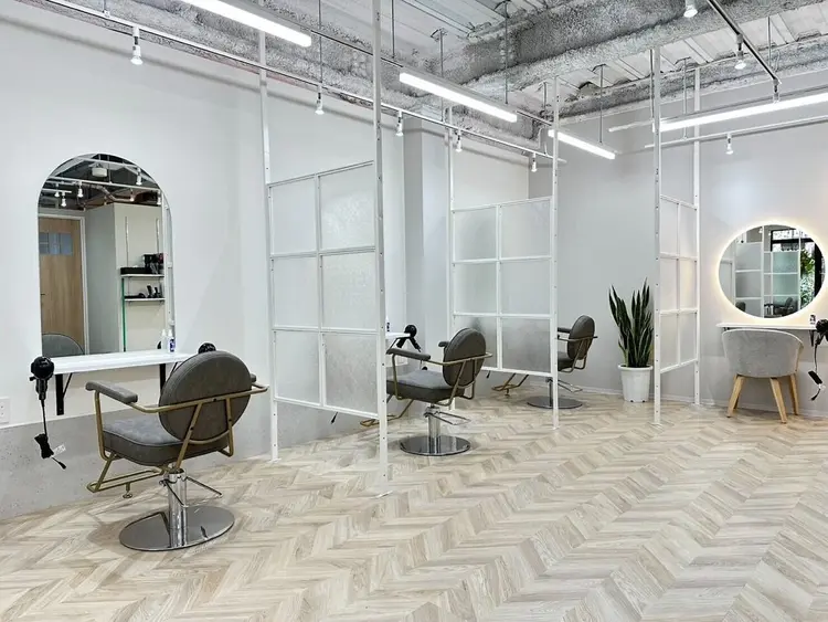 VIE.ORNER浦安店【ビオルネ】の内観・外観1