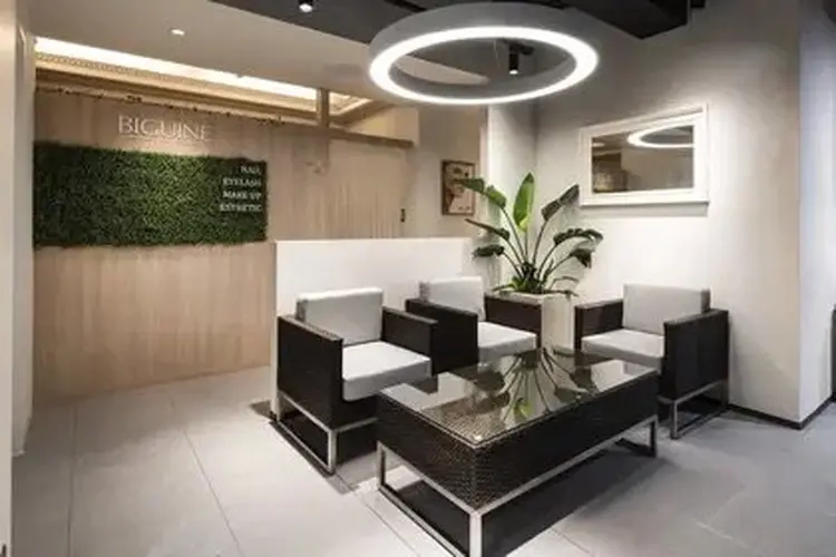 JEAN CLAUDE BIGUINE表参道店の内観・外観1