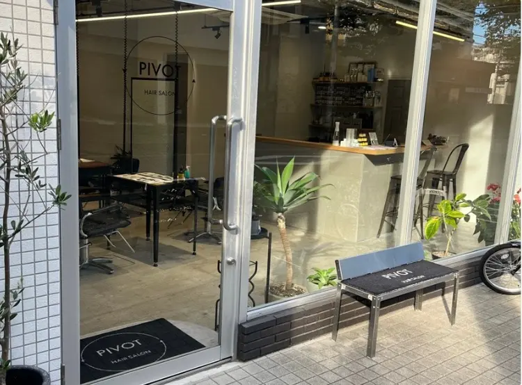 PIVOTの内観・外観2