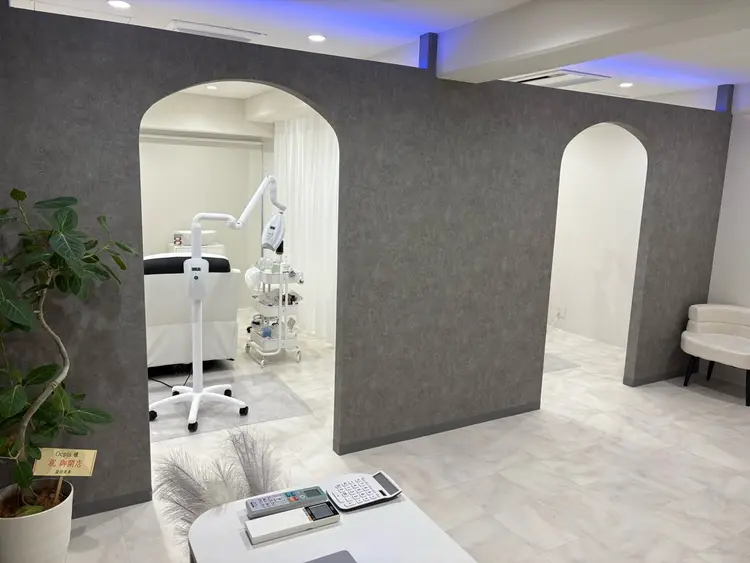 Ocpis博多店ホワイトニングサロンの内観・外観1