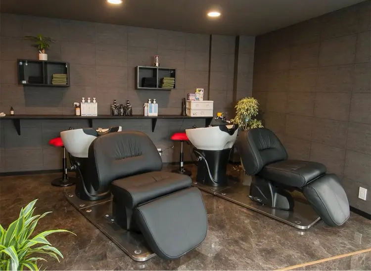 hair studio Peaceの内観・外観3