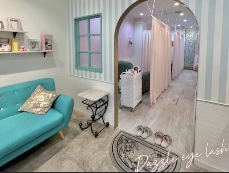 Dazzle eye lashの内観・外観2