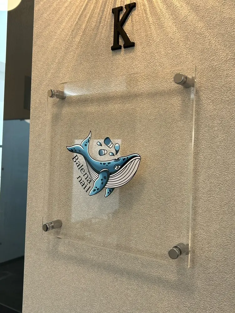 Balena nailの内観・外観1