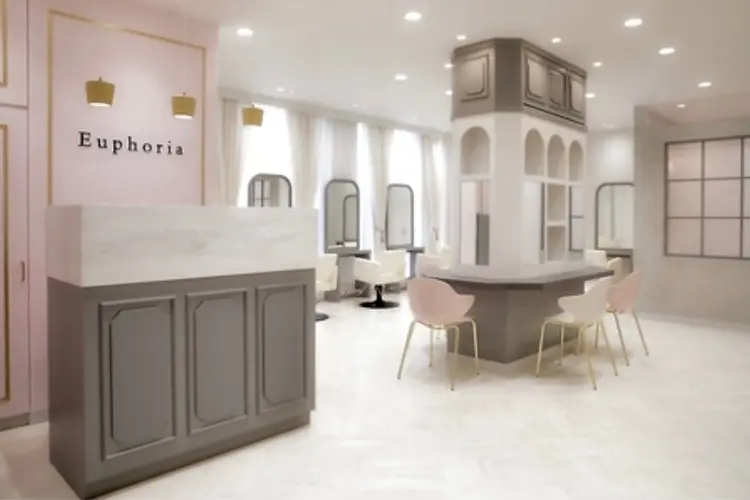 Euphoria 銀座三丁目店の内観・外観1