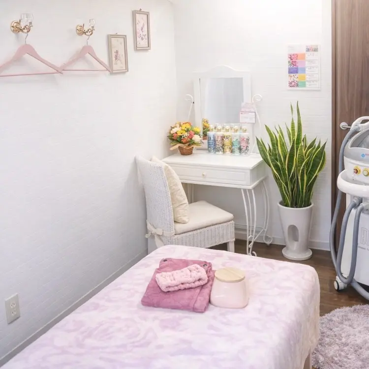 ボヌール三宮店の内観・外観1