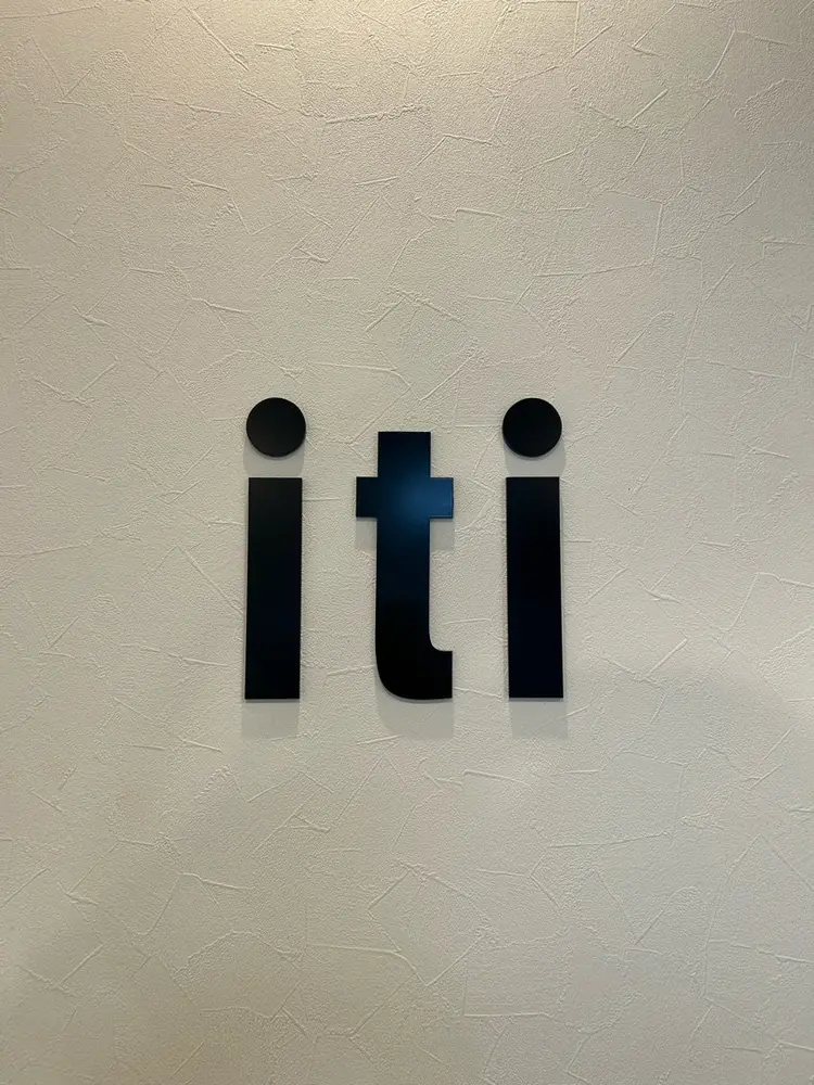 ヘアアトリエイチの内観・外観1