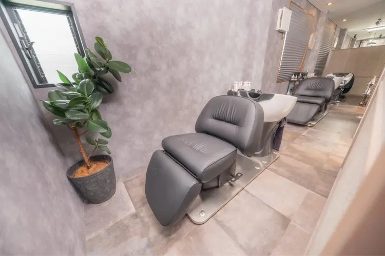 plom hair&photoの内観・外観2