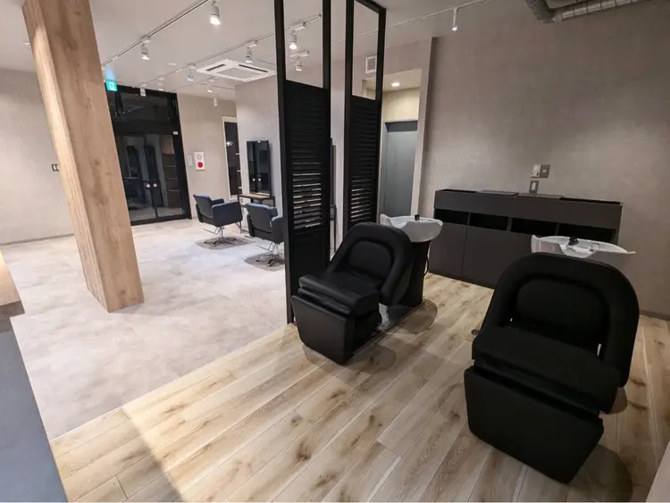 ao.【アオ】南浦和　髪質改善/縮毛矯正/艶髪の内観・外観2