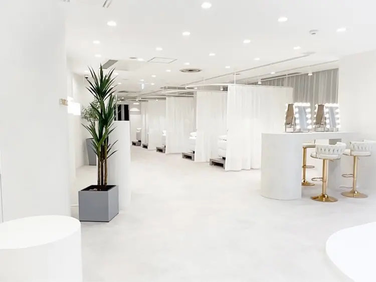 ROYALの内観・外観1