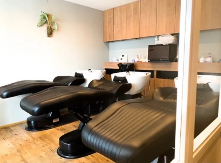 LIV umedaの内観・外観2