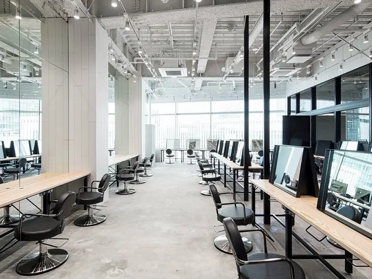 ALBUMの内観・外観1