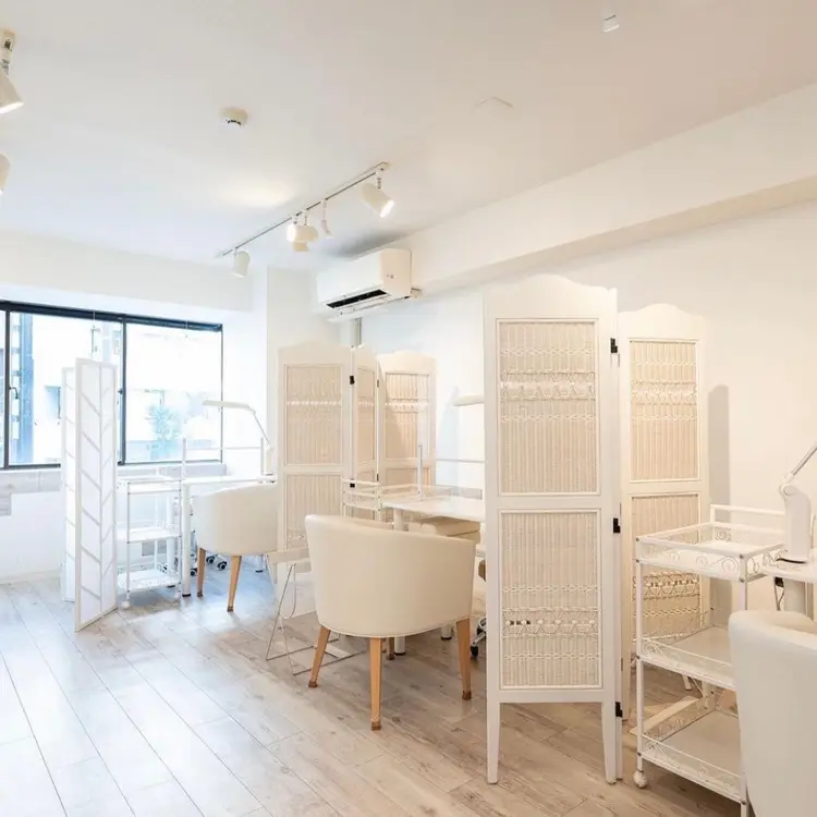 ネイル空間の内観・外観2