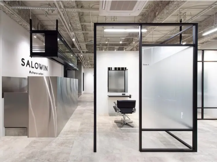SALOWIN 池袋の内観・外観1