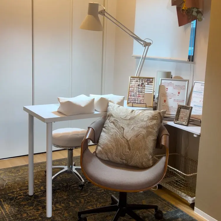 nail salon LooPの内観・外観2