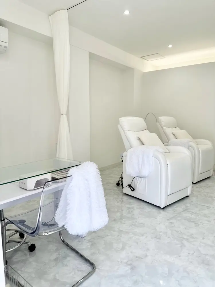 ILUM.BEAUTY SALONの内観・外観1