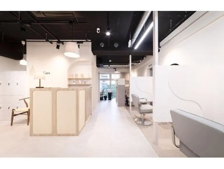 Cara Fukuoka 薬院駅前店の内観・外観2