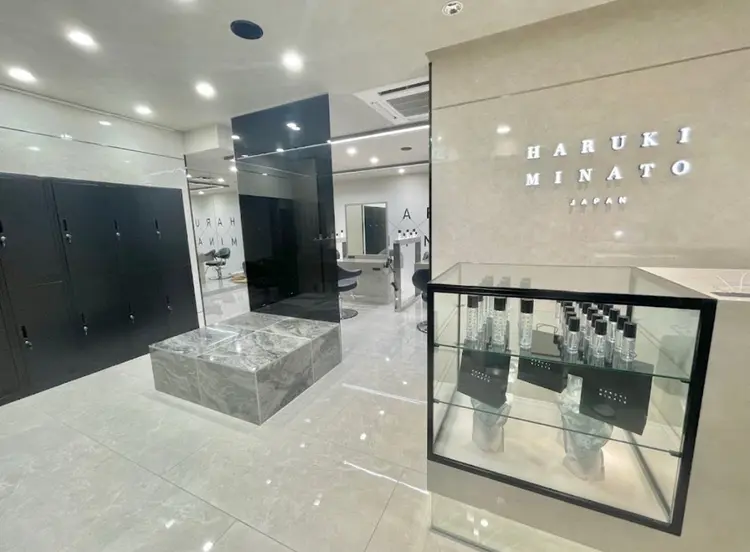 HARUKI MINATO Japan 大宮店の内観・外観3