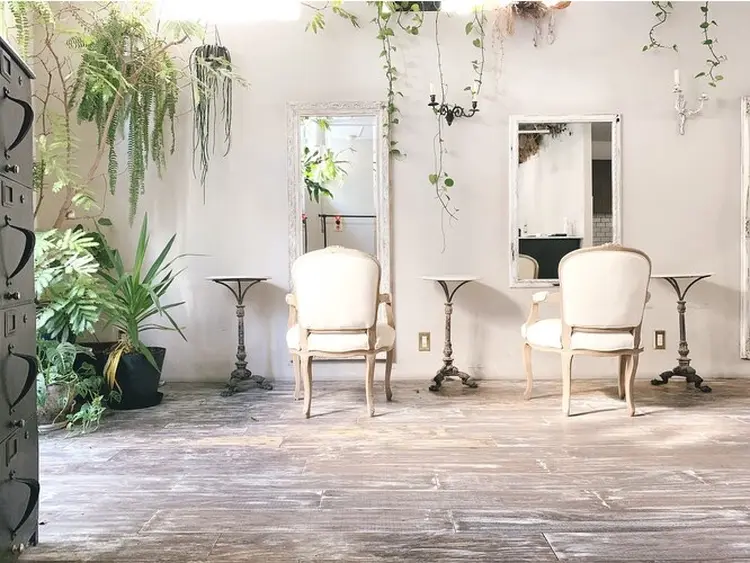 logの内観・外観1