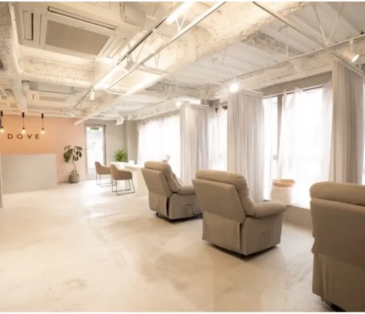 DOVE eyelash nail salonの内観・外観1