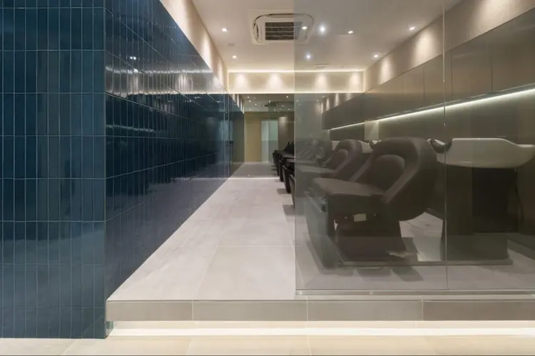 SALOWIN三軒茶屋店の内観・外観3