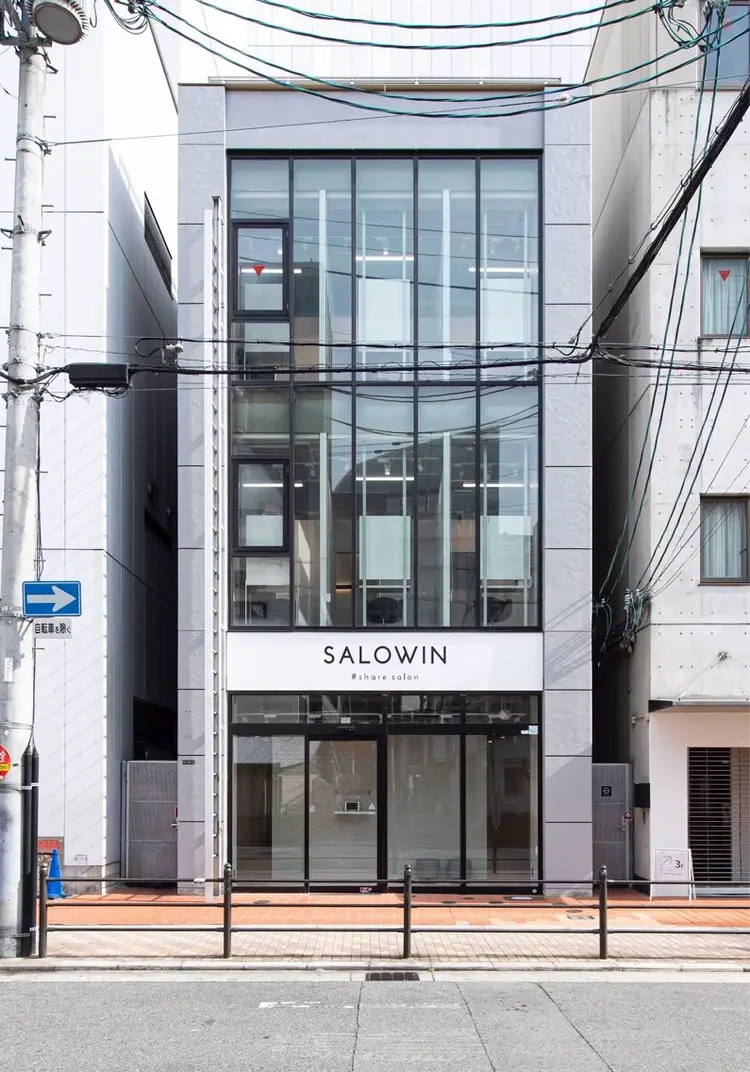 SALOWIN梅田茶屋町North店の内観・外観1