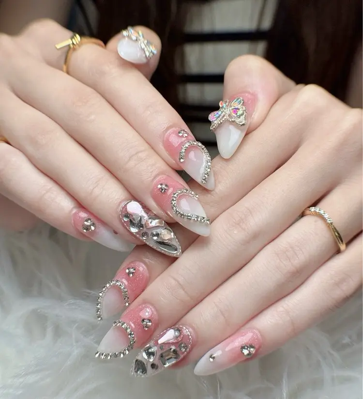 Ami Nail池袋の内観・外観2