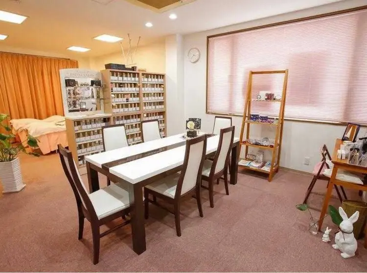 メナードフェイシャルサロンフランマローの内観・外観2