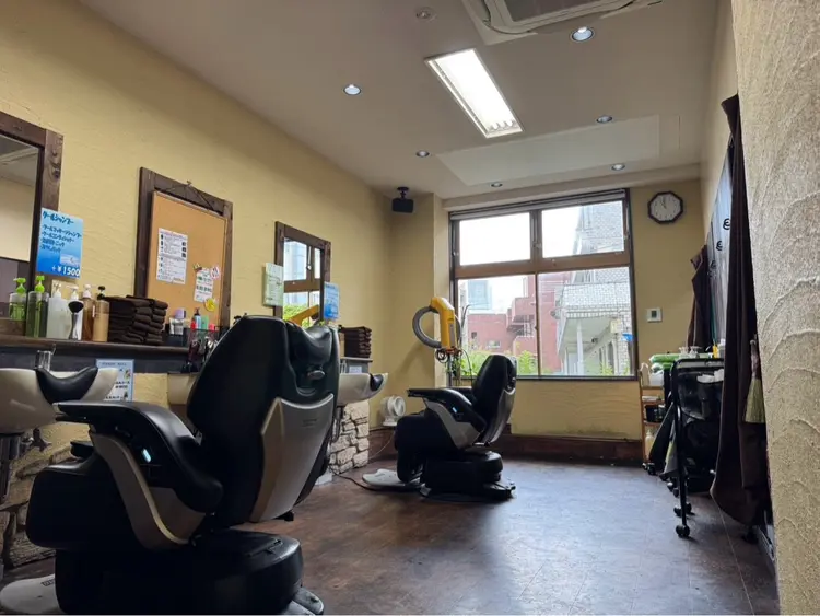 ヘアリーフの内観・外観2