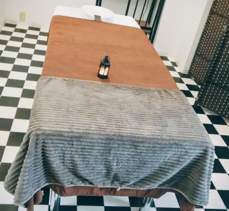 リラクゼーションサロンいわなの内観・外観1