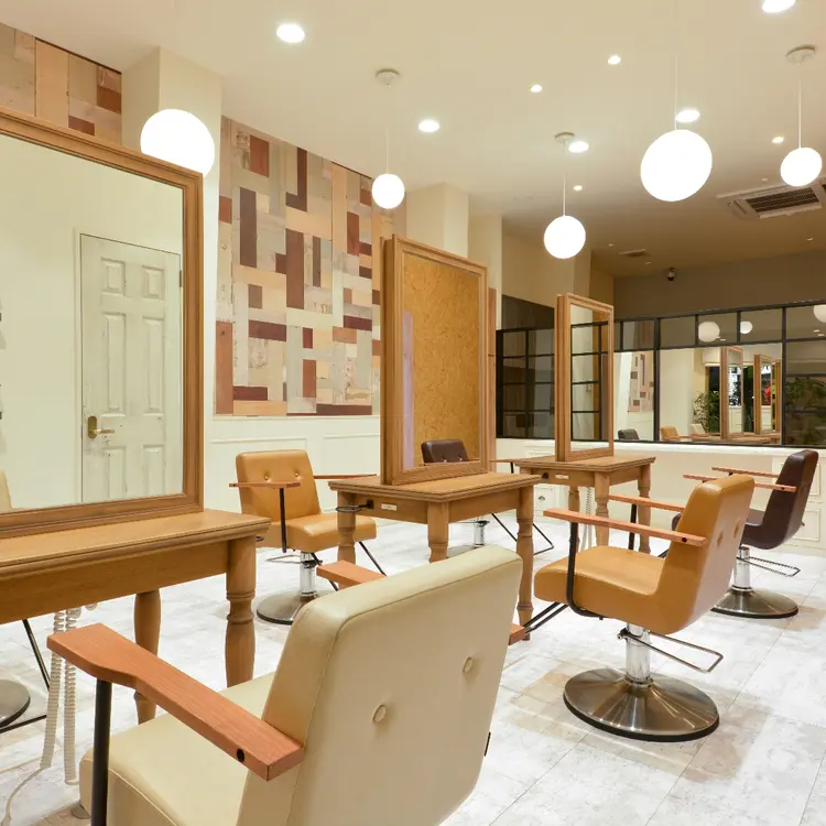 CREAの内観・外観1