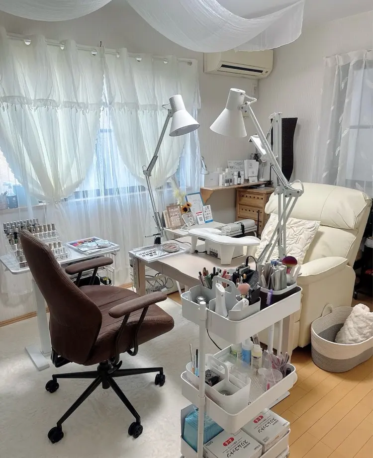 nail&eyebrow salon   TSUMEYAの内観・外観1
