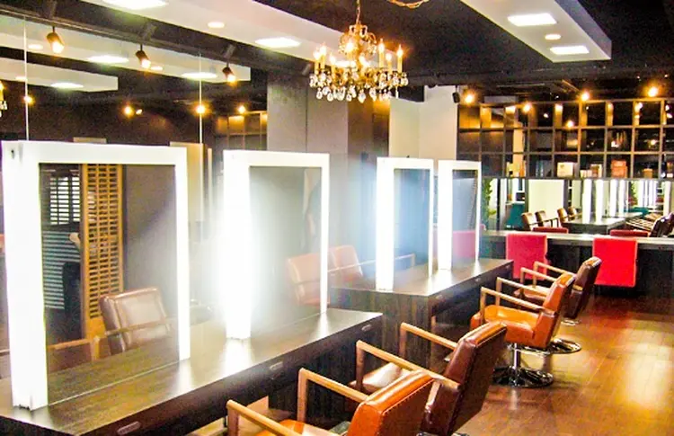 hair&spa blessの内観・外観1