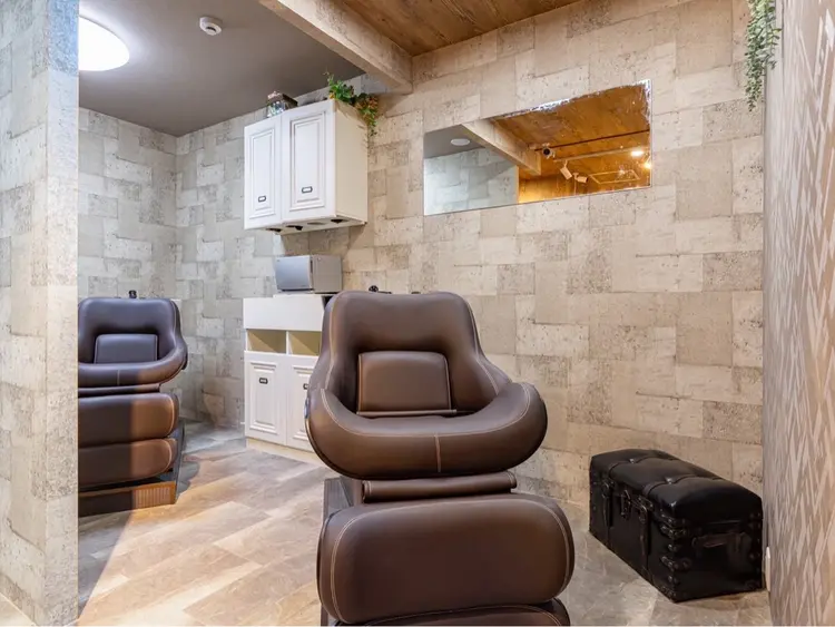 髪質改善美容室CARES千葉店の内観・外観3