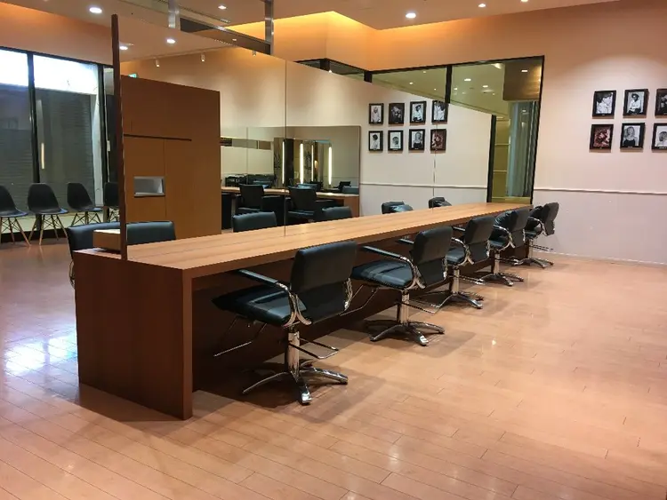 モッズ・ヘア二子玉川店の内観・外観2