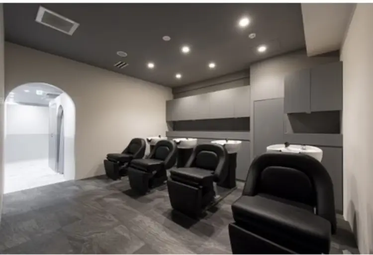 SALOWINの内観・外観2