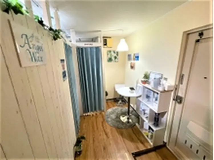 AngelWax【エンジェルワックス】新宿店の内観・外観2