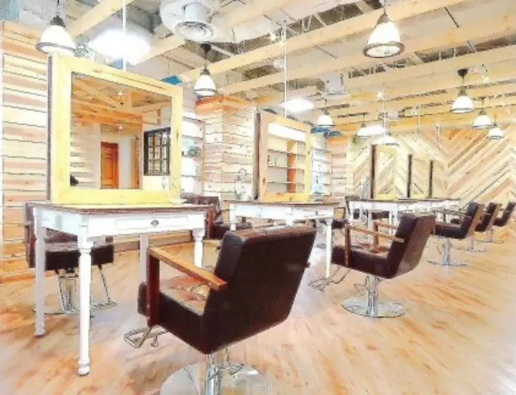 little×PORTOの内観・外観1