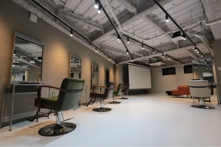 S/CAVEの内観・外観1