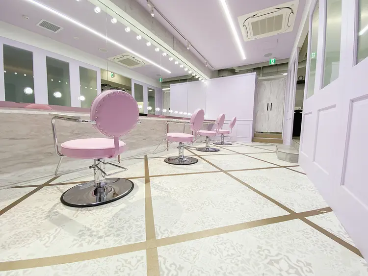 オフホワイトアンドなんばの内観・外観2