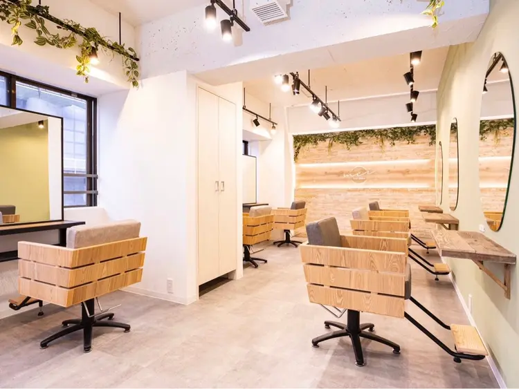 hair salon mei 池袋【メイ】の内観・外観2