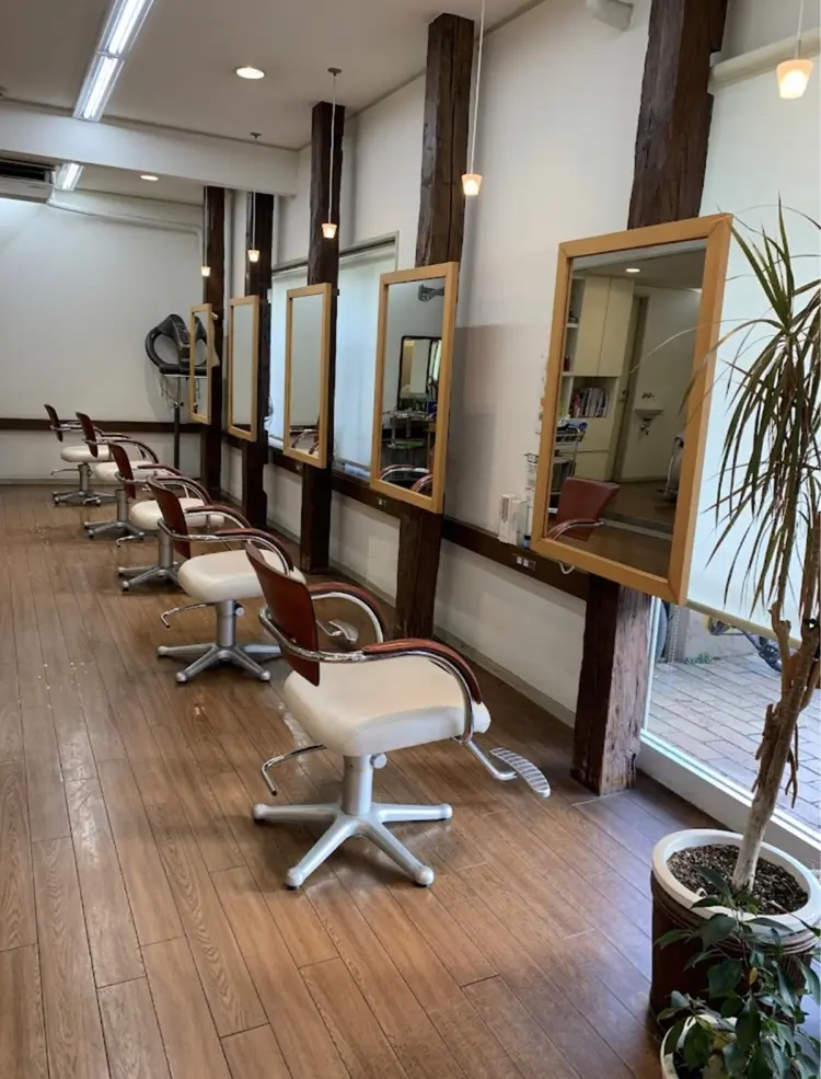 hair design apicaの内観・外観1