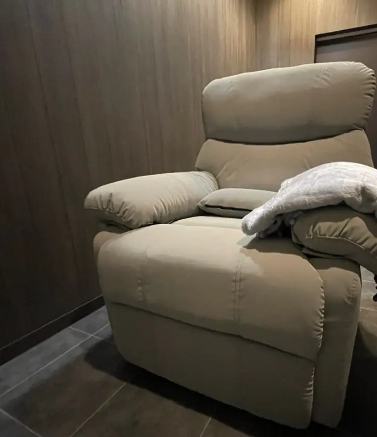 フェザード・サロンの内観・外観1